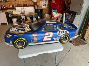 lot 392 image: Rusty Wallace Miler Lite Ford Pool Light