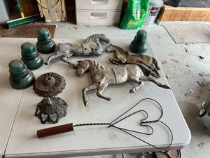 lot 399 image: Mixed Vintage Lot