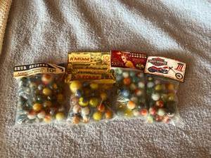 lot 275 image: Sealed Packages of Vintage Marbles