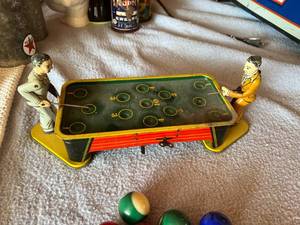 lot 281 image: Vintage Winding Mechanical Litho Tin Toy Pool Table - Rare