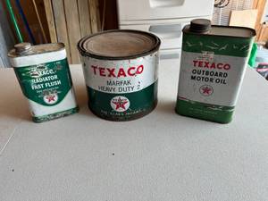 lot 146 image: Texaco Oil Cans