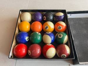 lot 289 image: Pool Balls