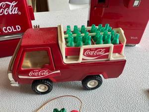 lot 294 image: Coca-Cola Collectibles
