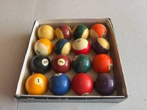 lot 302 image: Pool Balls