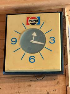 lot 303 image: Pepsi Clock