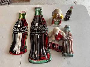 lot 333 image: Coca Cola Collectibles