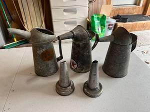 lot 337 image: Oil Cans & Spouts