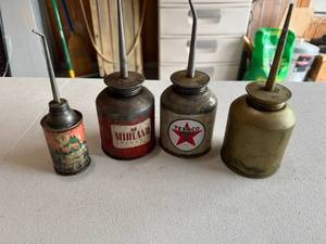 lot 343 image: Oil Cans