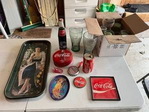 lot 348 image: Coco-Cola Collectibles