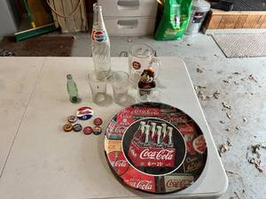 lot 442 image: Soda Collectibles