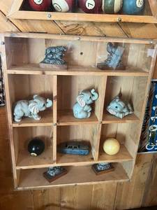 lot 405 image: Display Cabinet & Everything In It