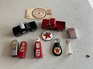 lot 419 image: Texaco Collectibles
