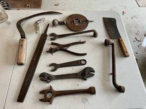 lot 424 image: Vintage Tools