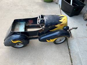 lot 425 image: Pedal Car