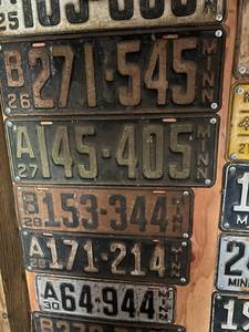 lot 460 image: MN License Plates 1926 - 1930