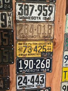 lot 463 image: MN License Plates 1941 - 1945