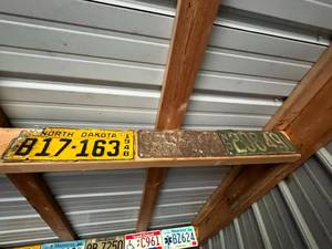 lot 474 image: ND License Plates - 1920, 1923 & 1948