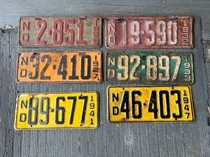 lot 475 image: 1920s - 1940s ND License Plates