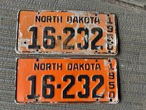 lot 477 image: 1950 ND Matching License Plates
