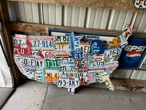 lot 493 image: US Map Art From State License Plates