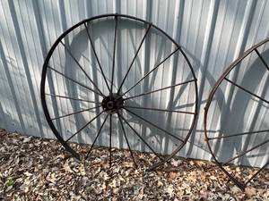 lot 499 image: 53 Steel Wheel