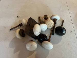 lot 503 image: Vintage Door Knobs