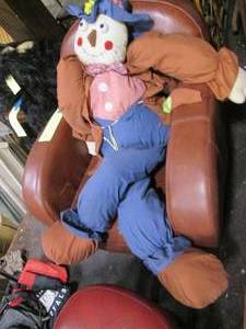 lot 33 image: Stuffed cute Scarecrow. Extremely p...