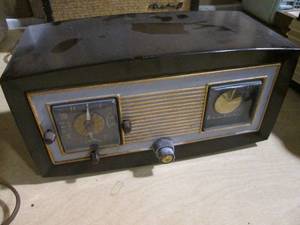 lot 49 image: Montgomery Ward Airline vintage rad...