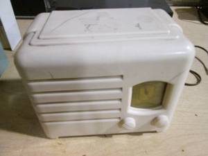 lot 52 image: Series A11 Tube radio...