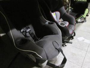 lot 66 image: 3 high quality childrens car seats...