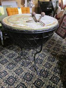 lot 13 image: Super Unique Vintage Bongo style ta...