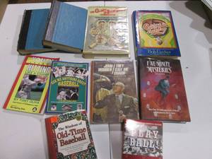 lot 118 image: Variety of vintage Baseball focused...