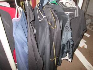 lot 146 image: Mens Brand name size L-XXL sports p...