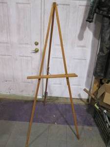 lot 153 image: 64 Wooden A-Frame folding art disp...