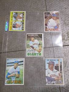 lot 158 image: Topps baseball cards featuring play...