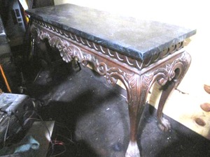 lot 10 image: Decorative Wood Clawfoot grand entr...