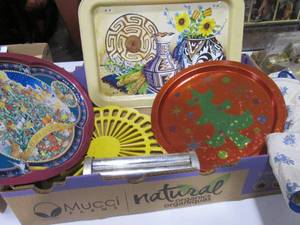 lot 168 image: Decorative Tin Lap and Serving tray...