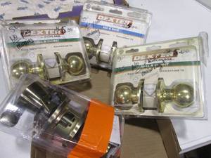 lot 169 image: Assortment of brass toned Dexter by...