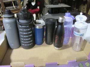 lot 182 image: Collection of insulated and other m...