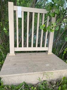 lot 613 image: 2 Small decks