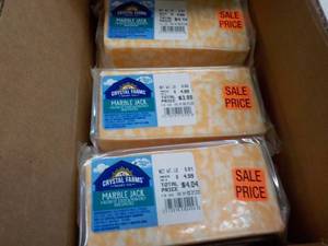 lot 105 image: Box of 12 Crystal Farms marble Jack...