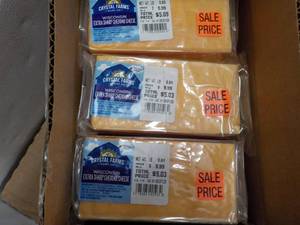 lot 106 image: Box of 12 Crystal Farms Cheddar Che...