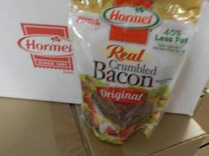 lot 164 image: 12 - 4.3 oz Bags Hormel Real Crumbl...