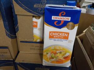 lot 197 image: 12 - 32 oz Swanson Chicken Broth p...