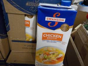 lot 198 image: 12 - 32 oz Swanson Chicken Broth p...