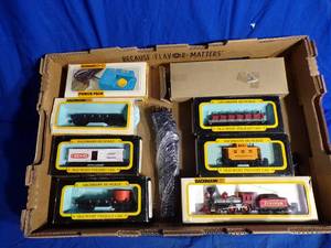 lot 10 image: Vintage Bachmann Tyco HO Scale Mixed Lot Trains Cars with Tracks