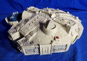 lot 34 image: Star Wars Millenium Falcon