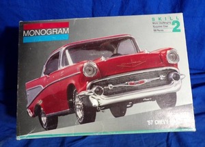 lot 42 image: Monogram 1957 Chevy Hardtop 124 Model Kit