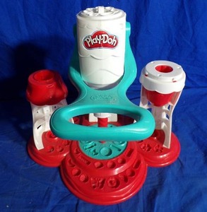 lot 51 image: Play-Doh Molder