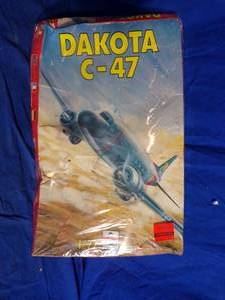 lot 59 image: 1989 Dakota C-47 Model ERTL 172 Scale